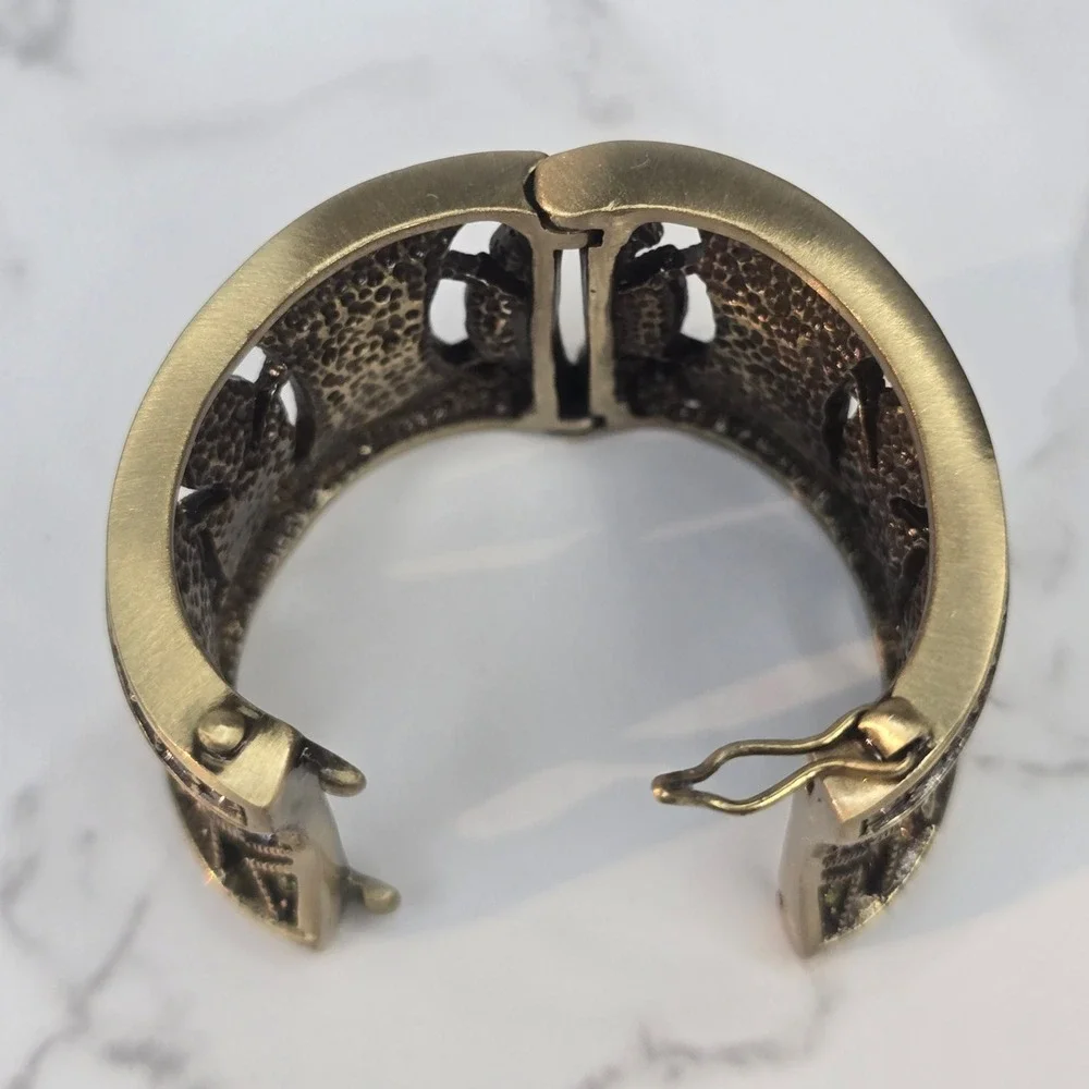 Rare Heidi Daus Signed Crystal Scarf Ring Buckle Hinged Art Deco Gold Tone